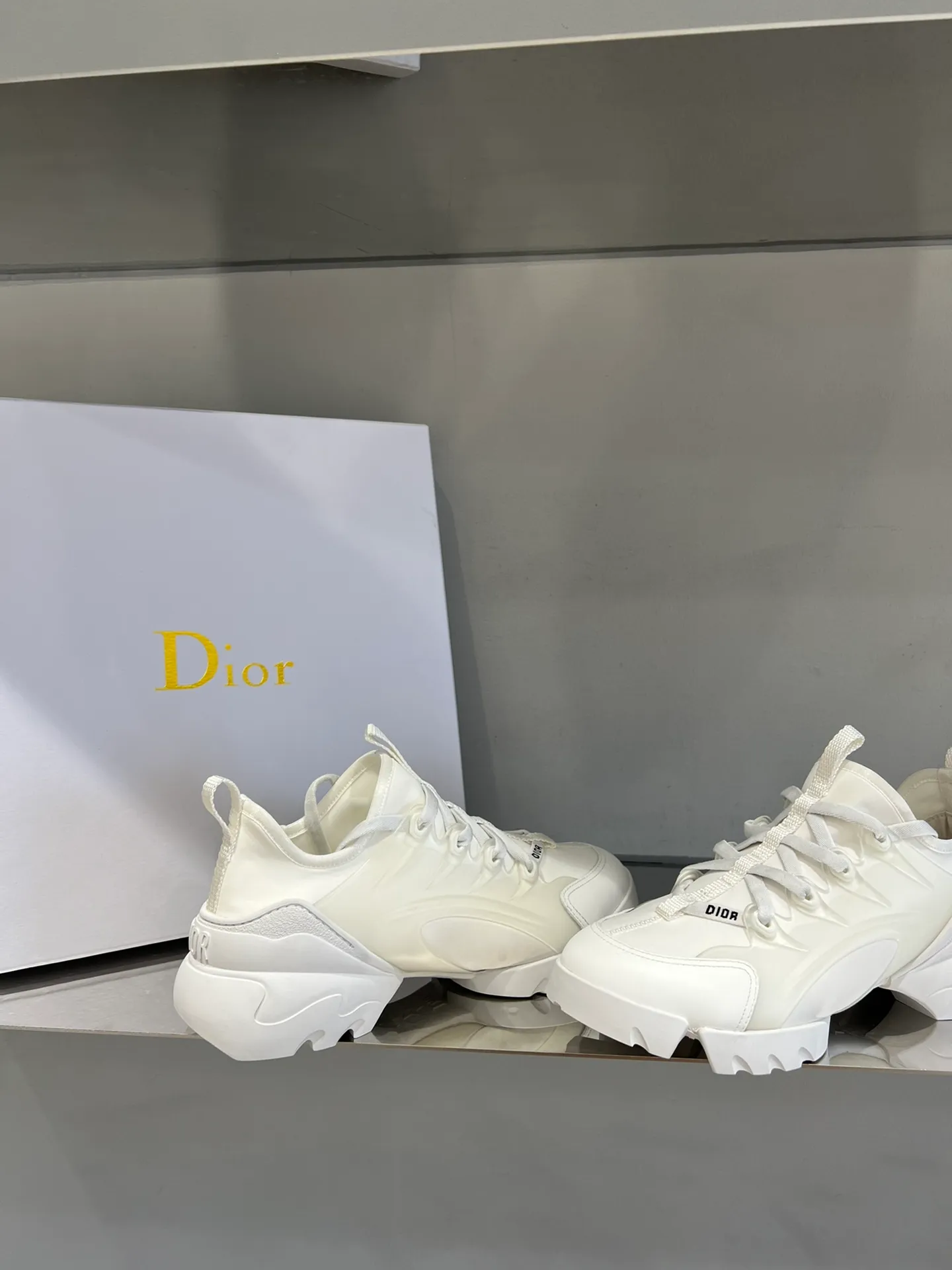 👟👟Ex-factory price 460👟👟 Dior dad shoes 🤓Super flattering footwear! High-density original jacquard ➕T👟👟Ex-factory price U original outsole! Sisters with wide feet must not have any misunderstandings about him! Even chubby feet like mine look slender when wearing them! Size: 35～40 (40 is custom-made and non-returnable) All sizes and colors are available in stock